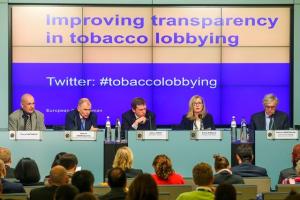 Manifestacija Ureda europskog ombudsmana posvećena transparentnosti u lobiranju za duhansku industriju.