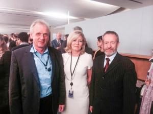Evropska varuhinja človekovih pravic s poslancema EP Petrom Jahrom (levo) in Seánom Kellyjem (desno) na praznovanju 20. obletnice delovanja urada evropskega varuha človekovih pravic.