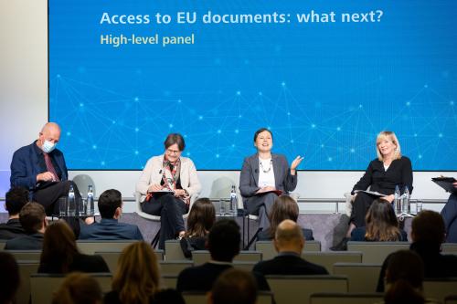 Panelna razprava na visoki ravni o prihodnosti dostopa do dokumentov EU v stavbi Résidence Palace v Bruslju.