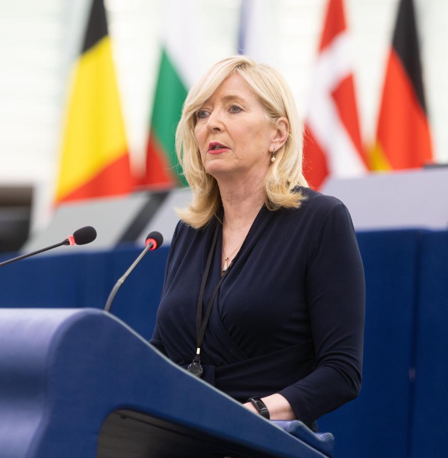 De Europese Ombudsvrouw tijdens de plenaire zitting in februari 2022
