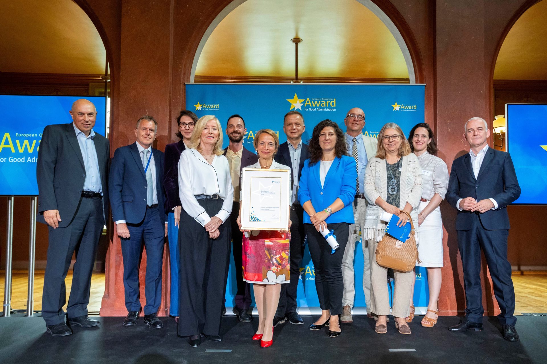 Smile, Tie, Blue, Coat, Lighting, Suit