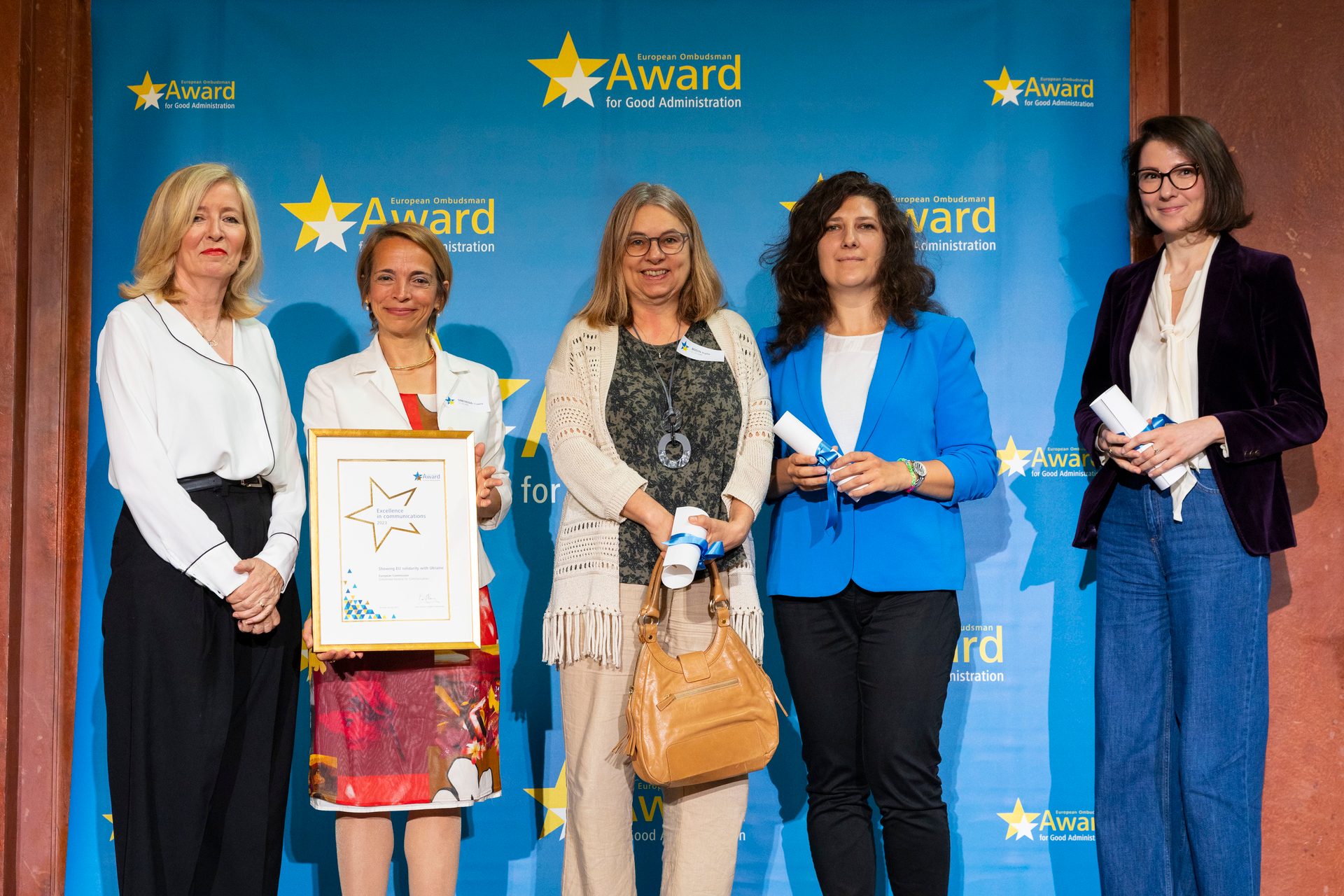 Luggage and bags, Smile, Yellow