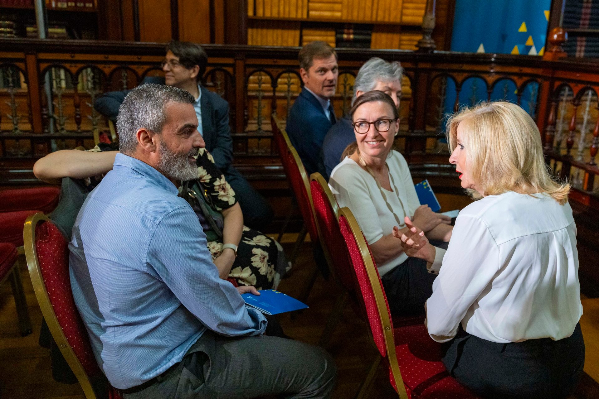 Smile, Chair, Musician